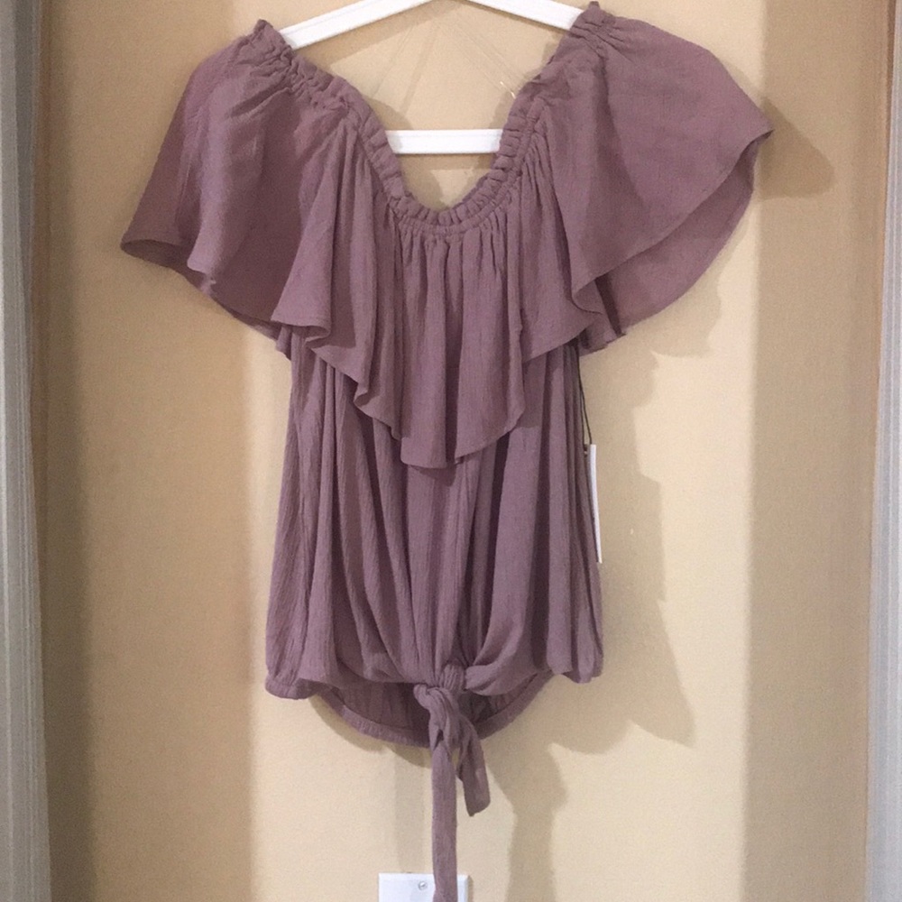 Off the shoulder dusty rose Gliks Active USA shirt. Size Large